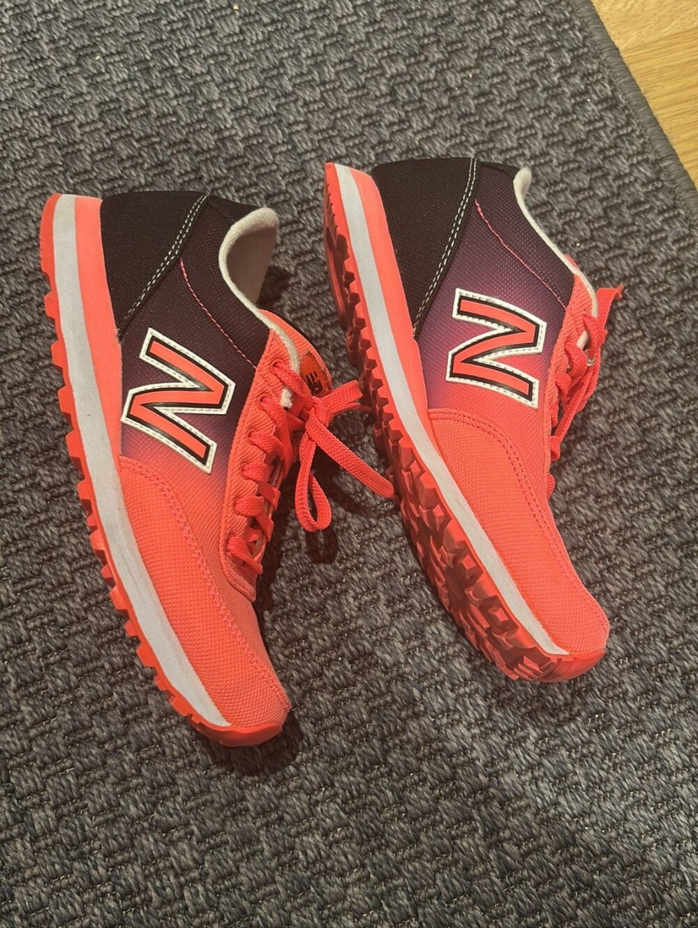 New Balance Women's Pink and Black Retro Runner Sneakers
